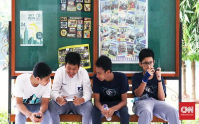 7 Cara Mengatasi Kecanduan Gadget pada Anak (Efektif)
